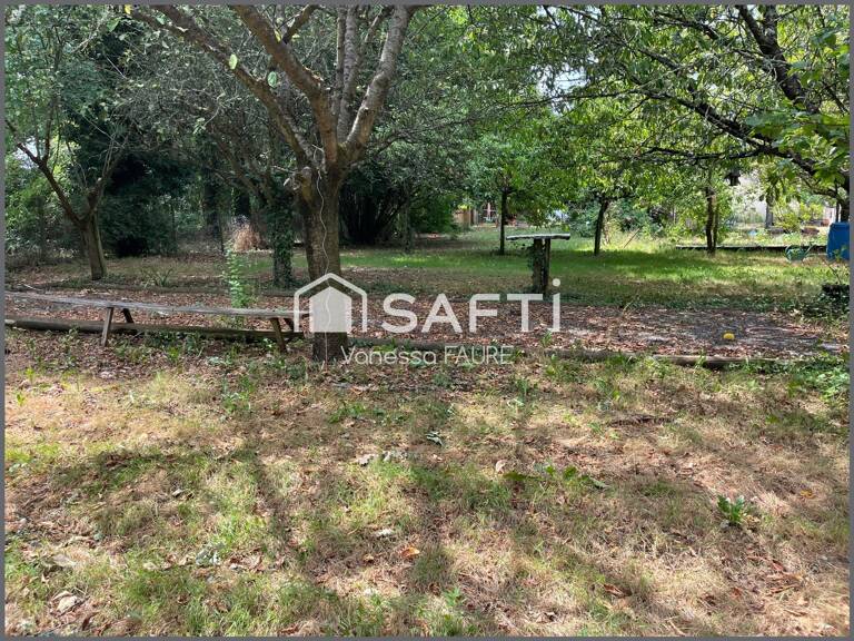 Terrain constructible de 1673 m2 situé à DAIGNAC (33) — photo 1