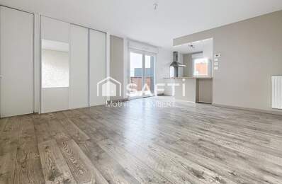Appartement lumineux avec ascenseur, proche des commodités et transports — photo du bien
