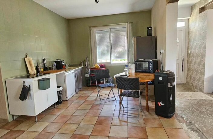 Maison en pierre avec beau potentiel — photo 5