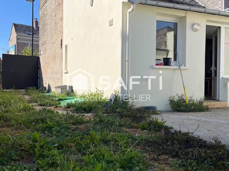 Maison avec terrain en ville — photo 1