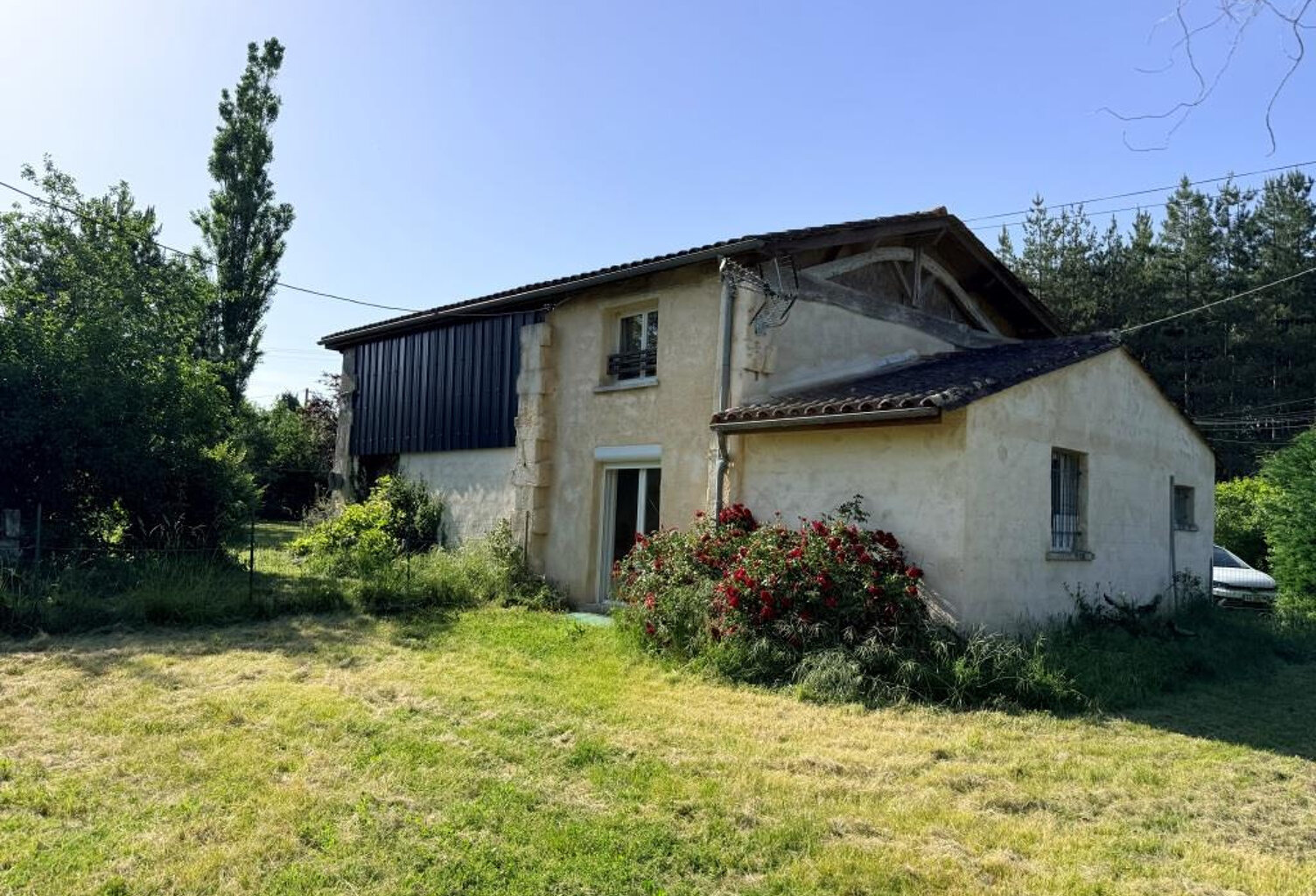 ST CHRISTOLY MAISON AVEC APPARTEMENT SUR + D'UN HECTARE — photo 1