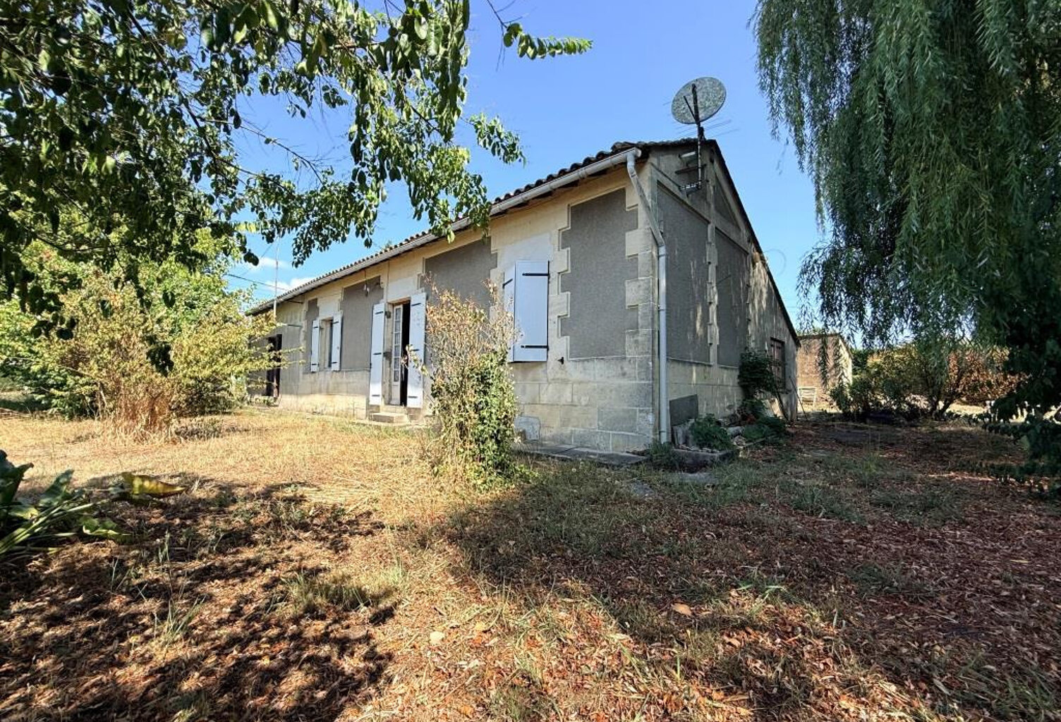 ST SAVIN MAISON PLAIN-PIED A 400 M DES COMMERCES — photo 1