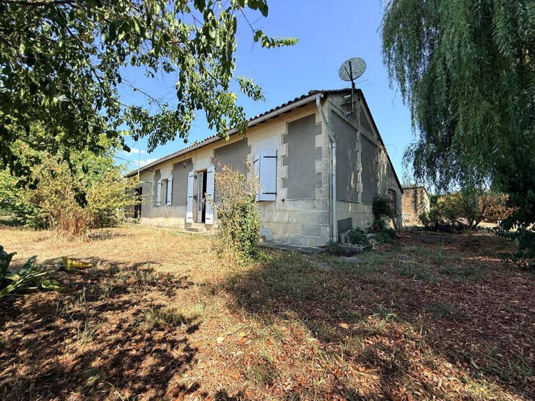 ST SAVIN MAISON PLAIN-PIED A 400 M DES COMMERCES — photo 1
