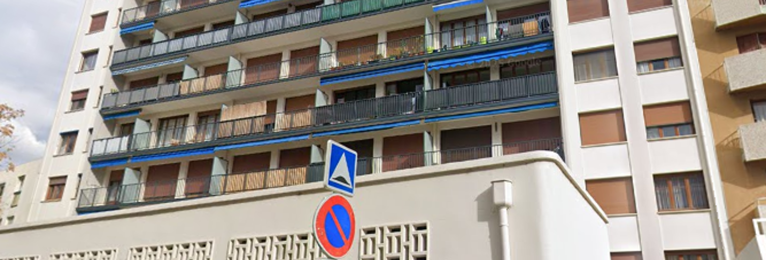 Garage   m² à louer à Marseille 10 (13010)