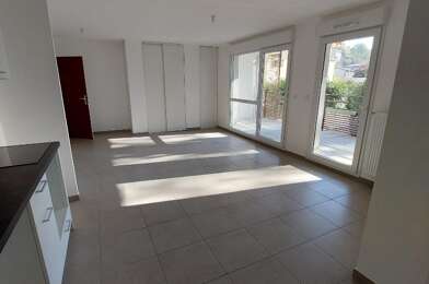 Appartement 3 pièces 818 €