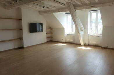 Appartement 3 pièces 825 €