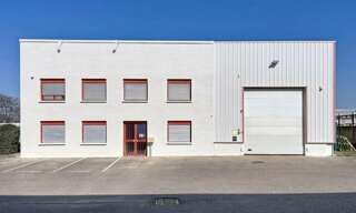 Commerce  1475 m² à louer à Vénissieux (69200)