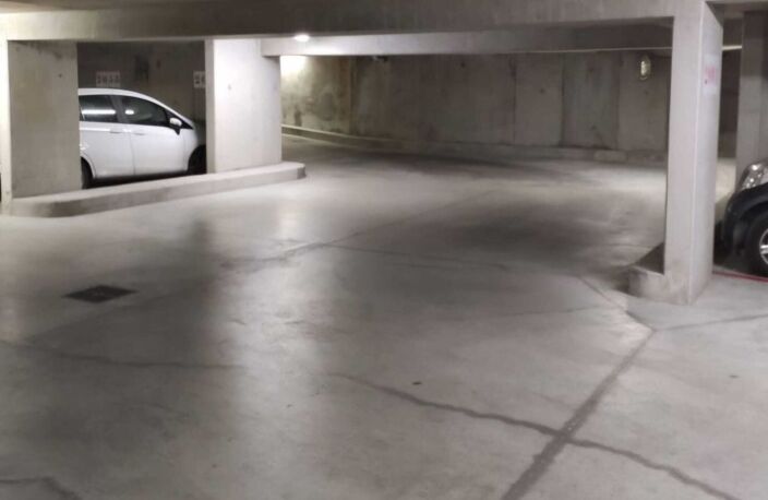 A VENDRE -  5 PLACES DE PARKING EN BLOC - CERGY — photo 2