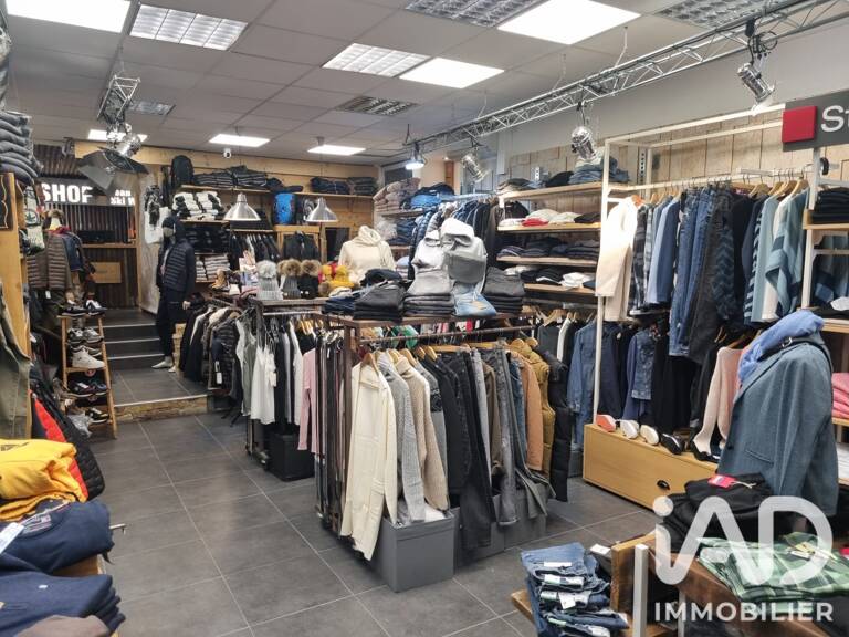 Vente Habillement, Textile 145 m&sup2; — photo 1