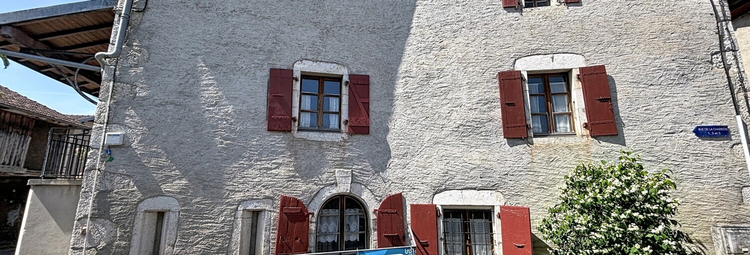 Maison 10 Pièces 240 m² à vendre à Saint-Jean-de-Gonville (01630)