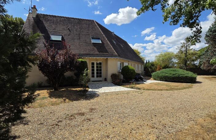 Vente Maison/villa 8 pièces — photo 2