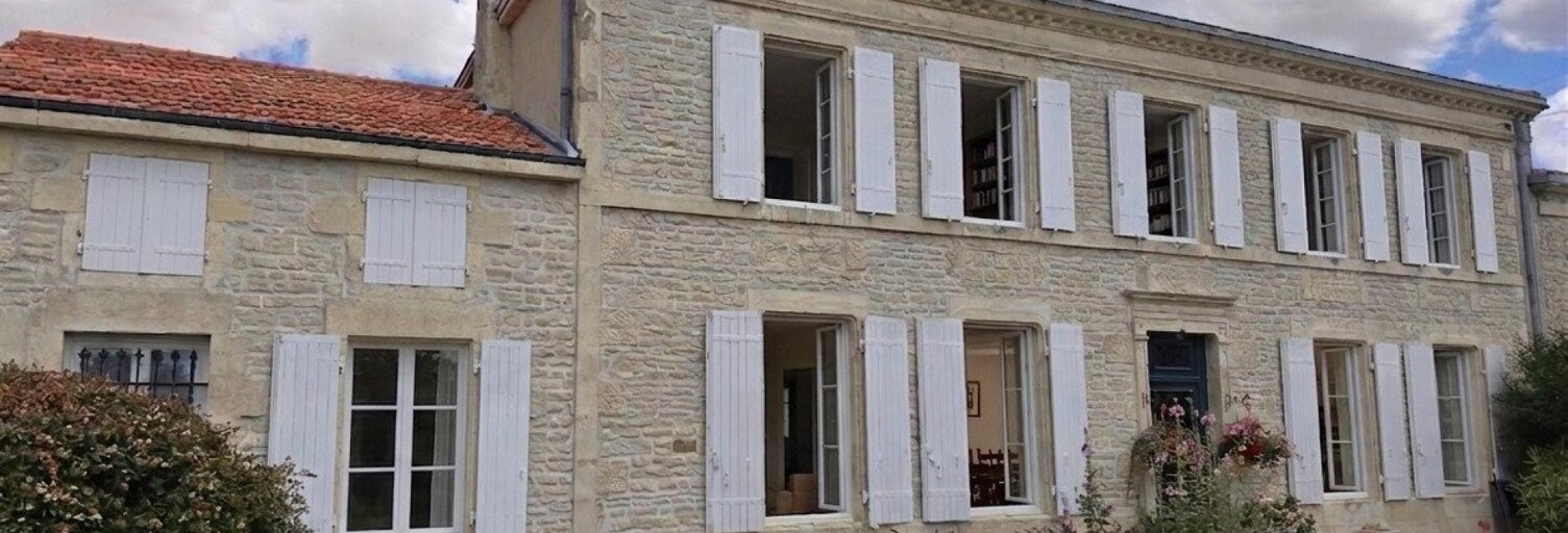 Maison 10 Pièces 247 m² à vendre à Villeneuve-la-Comtesse (17330)