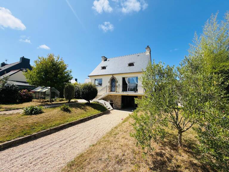 Maison rénovée, au calme, commerces et écoles accessibles à pied ! — photo 1