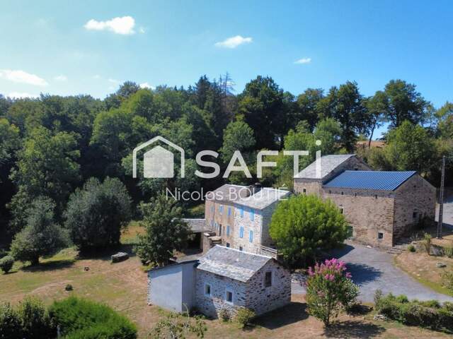 Ensemble immobilier deux habitations et dépendances — photo du bien