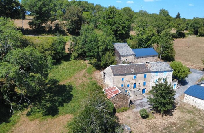 Ensemble immobilier deux habitations et dépendances — photo 2