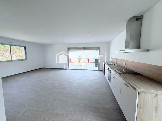 PAVILLON PLAIN PIED 2 CHAMBRES ET TERRASSE A NIORT ! — photo du bien