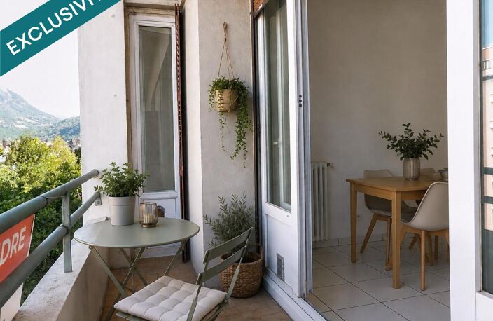 Appartement lumineux avec balcon, beaux volumes, cave et ascenseur  5ème étage — photo 2