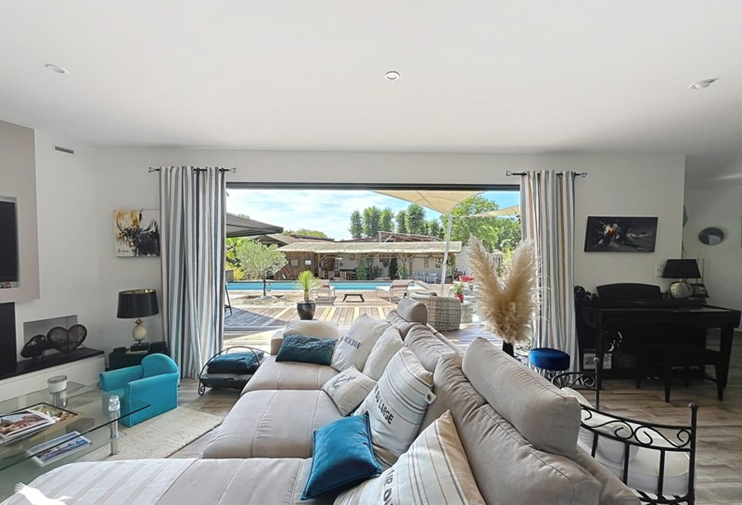 Contemporaine de 5 pièces principales — photo 1