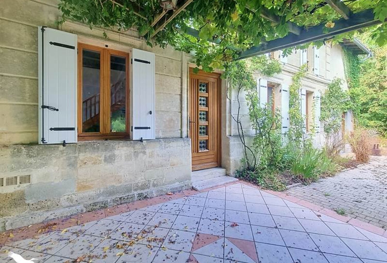 Maison en pierre de 4 pièces principales — photo 1