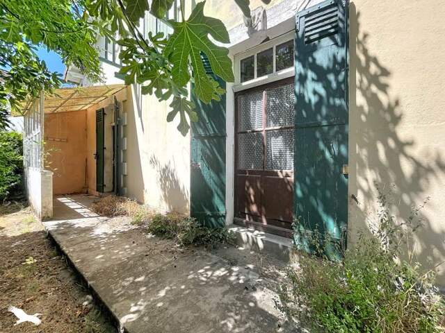 Maison en pierre de 9 pièces principales — photo du bien