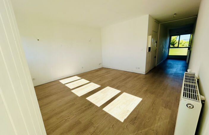 En exclusivité T4 en dernier étage avec ascenseur parking et — photo 2
