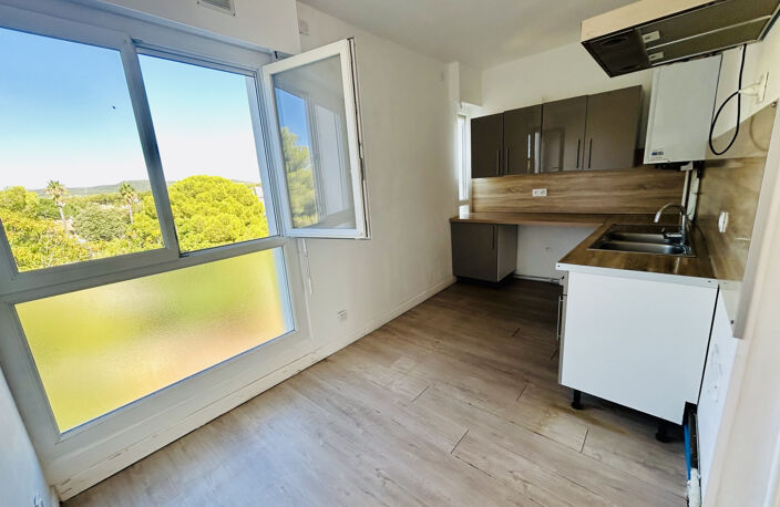En exclusivité T4 en dernier étage avec ascenseur parking et — photo 3