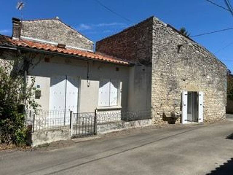 Dampierre-sur-Boutonne, petite maison avec jardin — photo 1