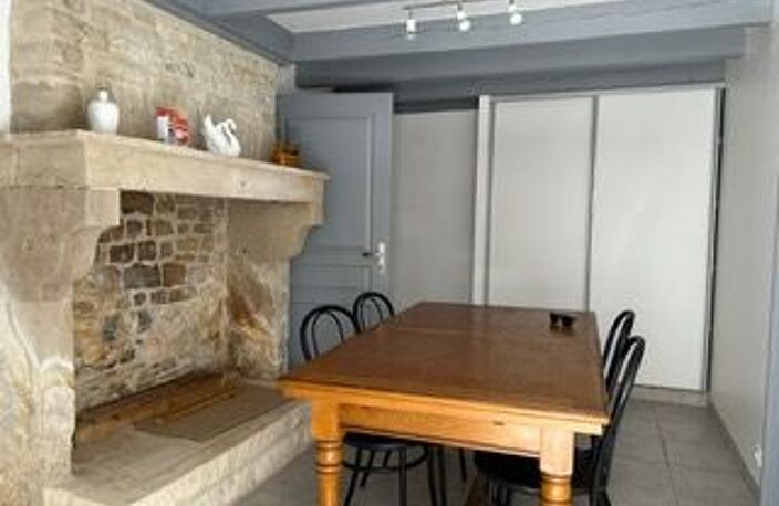 Dampierre-sur-Boutonne, petite maison avec jardin — photo 3