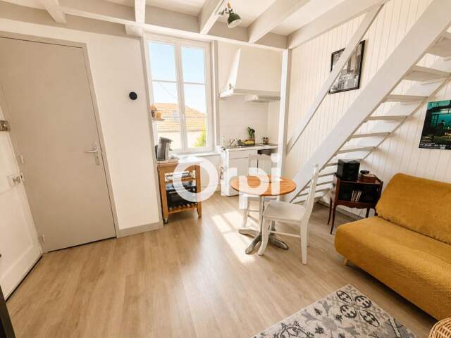 À VENDRE – Studio proche centre ville, universités et gare de La Rochelle — photo du bien