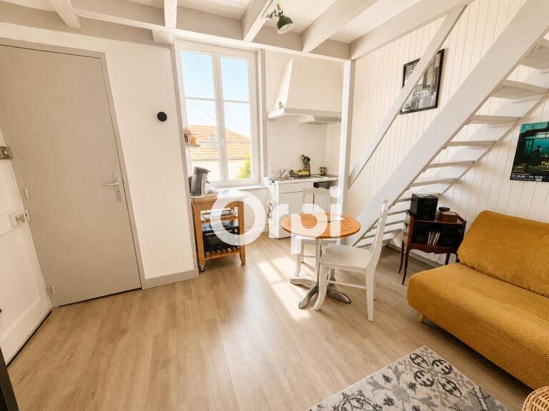 À VENDRE – Studio proche centre ville, universités et gare de La Rochelle — photo 1