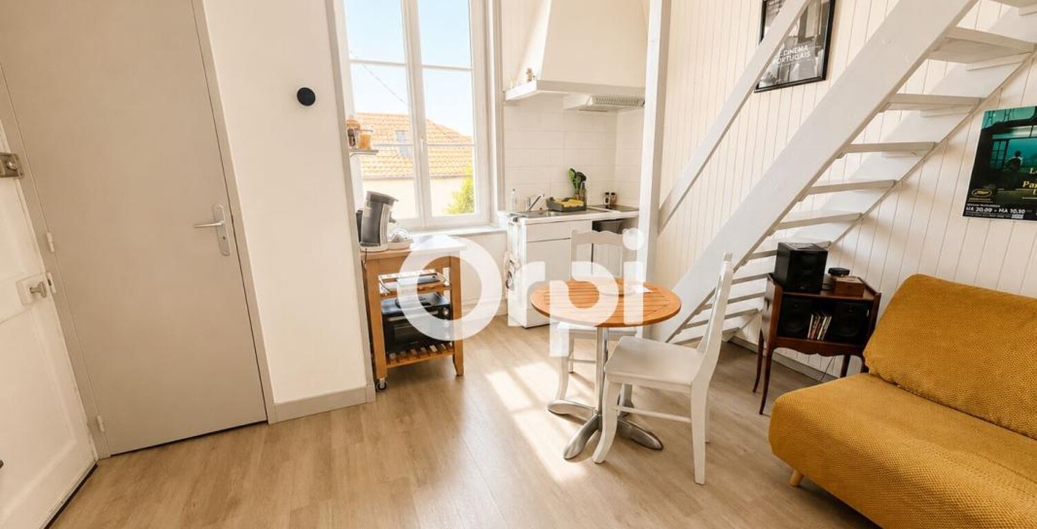 À VENDRE – Studio proche centre ville, universités et gare de La Rochelle — photo 1