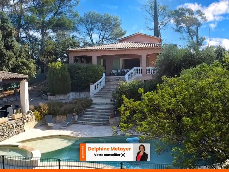 Lorgues (83510) – Elégance Provençale, Vue Panoramique & Piscine — photo 1