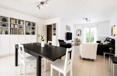 YUTZ - MAISON MITOYENNE 5 PIECES AVEC 3 CHAMBRES, TERRASSE, JARDIN ET GARAGE ! — photo du bien