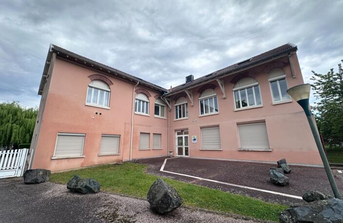 BEL EMPLACEMENT LOCAL / BUREAU A VENDRE DE 274M² AVEC PARKINGS — photo 2
