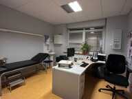 BEL EMPLACEMENT LOCAL / BUREAU A VENDRE DE 274M² AVEC PARKINGS — photo 3