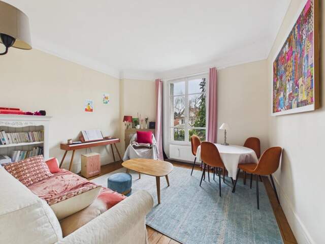 - 78000 VERSAILLES - QUARTIER MONTREUIL - CHARME DE L'ANCIEN - PARQUET MOULURES CHEMINEES - EXPOSE SUD SUR JARDIN - GRANDE CAVE - — photo du bien
