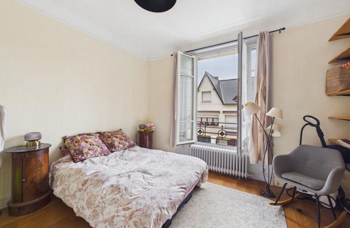 - 78000 VERSAILLES - QUARTIER MONTREUIL - CHARME DE L'ANCIEN - PARQUET MOULURES CHEMINEES - EXPOSE SUD SUR JARDIN - GRANDE CAVE - — photo 4