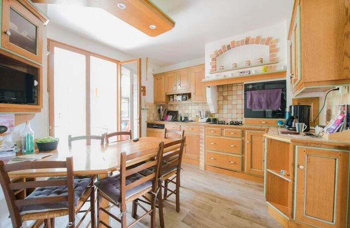 MAISON FAMILIALE 4 CHAMBRES À VENDRE À PLESSÉ – PROCHE ÉCOLES, COMMERCES ET SERVICES — photo 4
