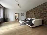 LUCON QUARTIER MARCHE COUVERT ET PISCINE MAISON DE CARACTERE BOURREE DE CHARME AVEC ANNEXES ET PATIO — photo 4