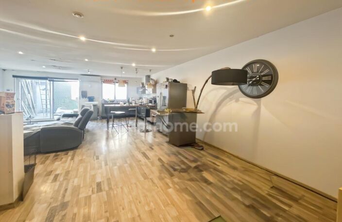 SAINT-QUENTIN – IMMEUBLE DE RAPPORT ENV.191 M² – 3 LOTS – GARAGE – RENTABILITÉ ATTRACTIVE — photo 3