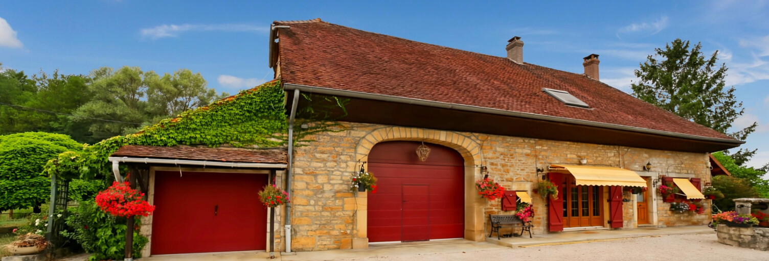 Maison 9 Pièces 166 m² à vendre à Beaufort-Orbagna (39190)