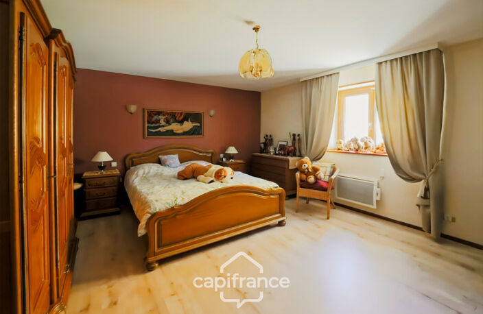 Maison en pierre au calme avec piscine, 5 chambres et plus de 1,6 hectare de terrain - Proche Lons-le-Saunier (39000) — photo 5