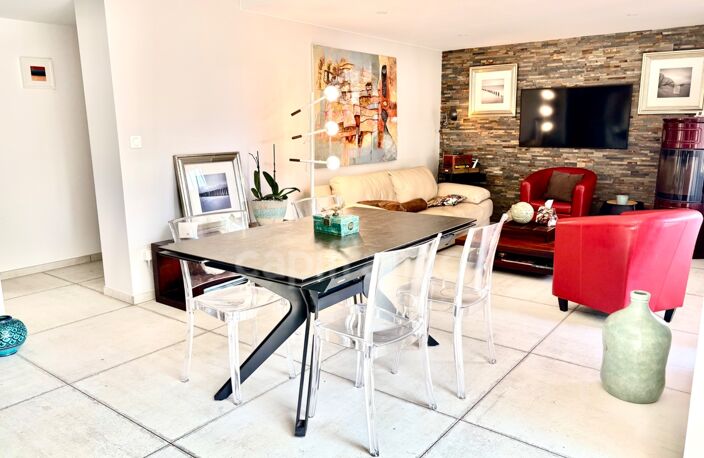   CESSY - Villa rénovée 181 m2- 2 appartements indépendants - Proche Genève — photo 4