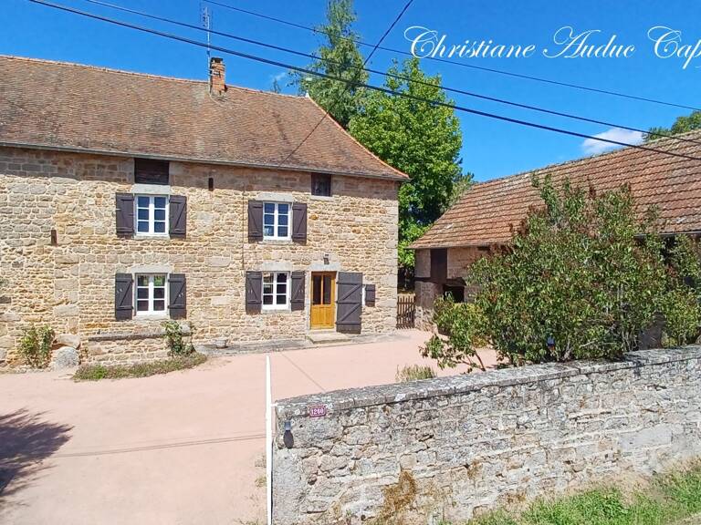 Suin, Ancien corps de ferme en pierre, de 133 m², avec fort potentiel de développement, sur 1 500 m² de terrain — photo 1