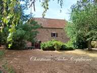 Suin, Ancien corps de ferme en pierre, de 133 m², avec fort potentiel de développement, sur 1 500 m² de terrain — photo 2