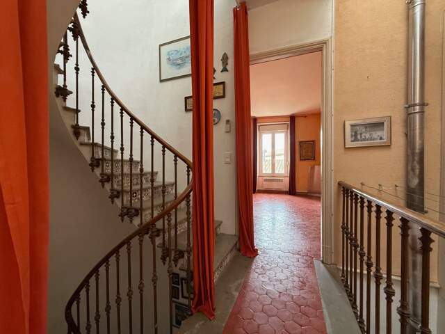 Demeure de caractère au cœur de Lézignan-Corbières avec patio privatif – 217 m² habitables — photo du bien