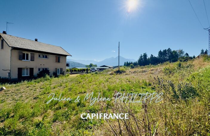 Terrain viabilisé - petit lotissement - St Laurent du Cros (05) — photo 3