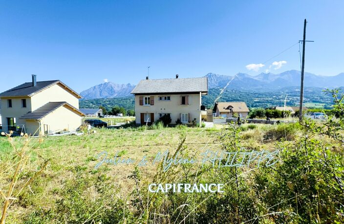 Terrain viabilisé - petit lotissement - St Laurent du Cros (05) — photo 4