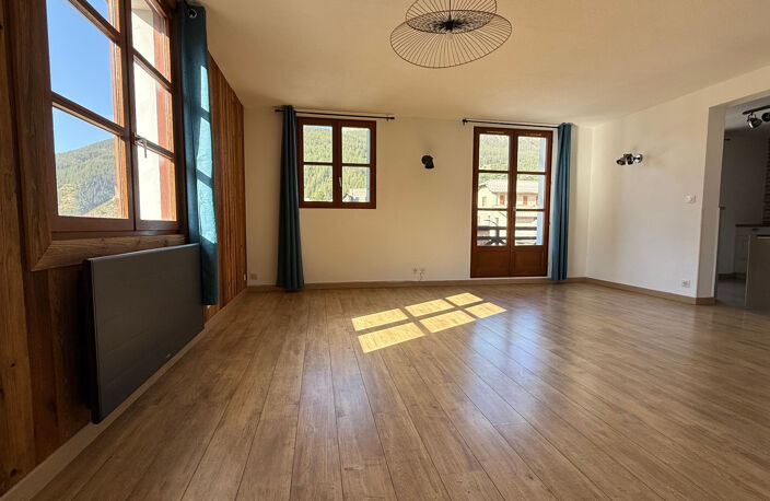 Duplex 102m2 rénové - 5 pièces - 3 chambres - balcon avec vue montagnes - proximité stations de ski — photo 4