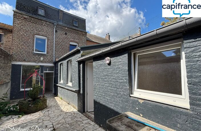 A VENDRE : Immeuble de caractère en plein cœur de Wignehies (59) – Place à votre imagination! — photo 3